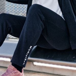 <div style="text-align: center;"><b style="background-color: rgba(0, 0, 0, 0);">Pants</b></div>